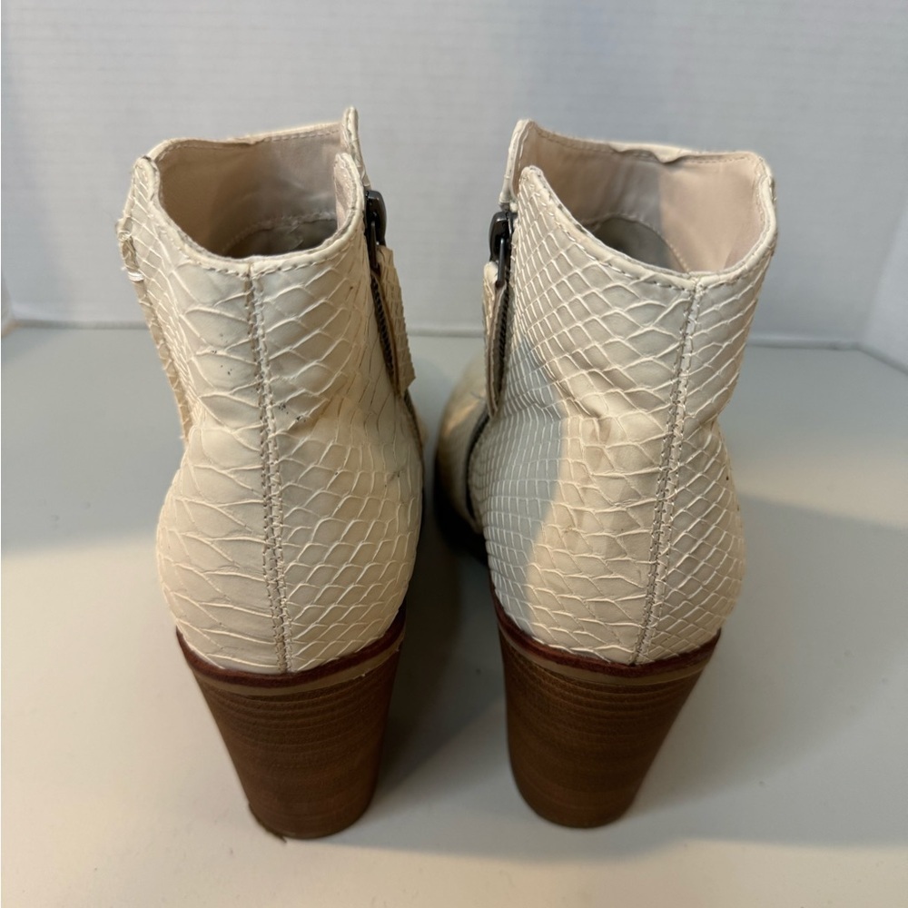 Mia White Python Ankle Booties, Size 8.5 - Picture 2 of 13